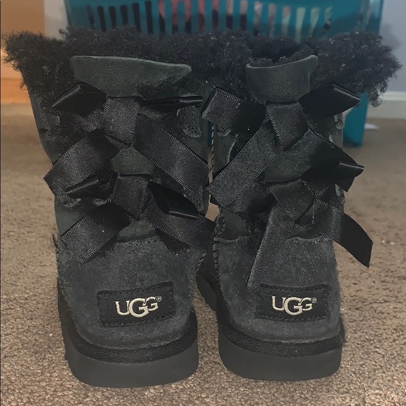 UGG Shoes - Girls Ugg Bailey Bow Boots black size 11